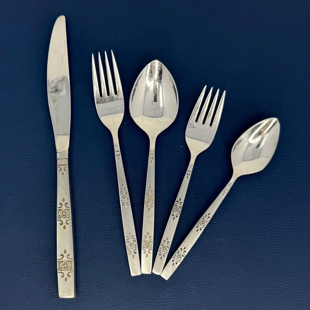 Vintage Oneida Profile Orlando 5 pc Place Setting Etched Floral Flatware